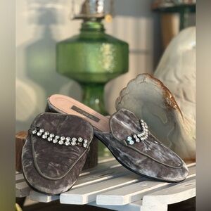 Sarah Jessica Parker Mule Loafers Women’s Sz-5 35 EUC Velour | Rhinestones Gray